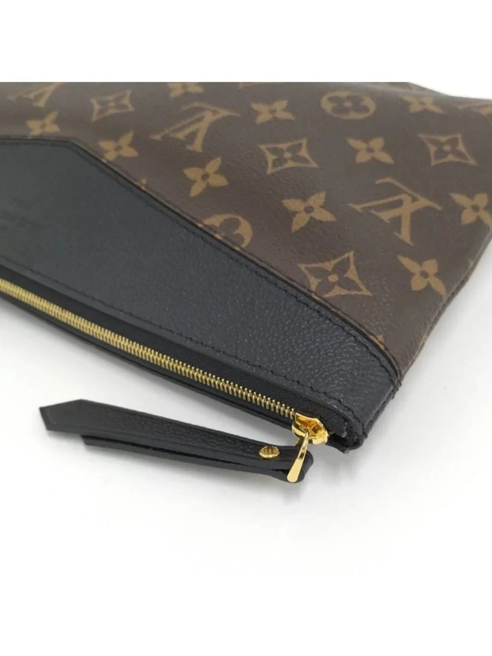 Louis Vuitton Daily Pouch Clutch Monogram Macassar